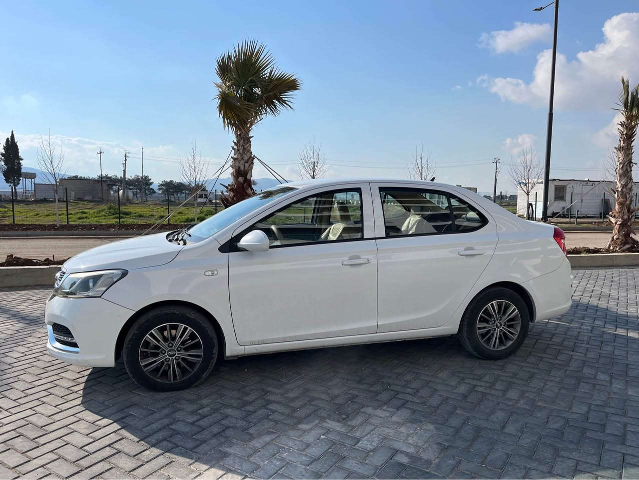 شێری ( چێری ) ئەریزۆی ٣ 
سەیارەكە خلیجیە تایبەت بۆ خلیج دروستكراوە 
مۆدێل ٢٠٢٠ گێڕ ئۆتۆماتیك 
ناوزەرد و سوكان ڤۆلێوم 
كوشنەكانی جلد و قوماشە 
پێش و دوای لایتەكانی لیدە
 سەیارەكە ٩٦ هەزار ڕۆشتوە 
مەكینە ١٥ ی بێ تۆربۆیە 
سەیارەیەكی كەم مەسرەفە بەنزین كەم ئەخوات
گێڕ و مەكینەی بەشەرت نەكراوەتەوە
سەیارەكە هەتا بڵێی پاك و جوانە
دوو پارچە بۆیاخی ئەوروپای هەیە بێ ناوگرتن بێ ئێرباگ
١ چەمەلەغی پێشەوە لەگەڵ ١چەمەلەغی دواوەی بۆیاخە
بەشەرتی تەحویل و غرامە ، سەنەوی تازەیە
 تكایە گەر مشتەریت تەلەفون بكە 
سعری٨٦ گەڵا و معامەلەیەكی كەم
لە سلێمانیە سەیارەكە 
*********** السليمانية, العراق
