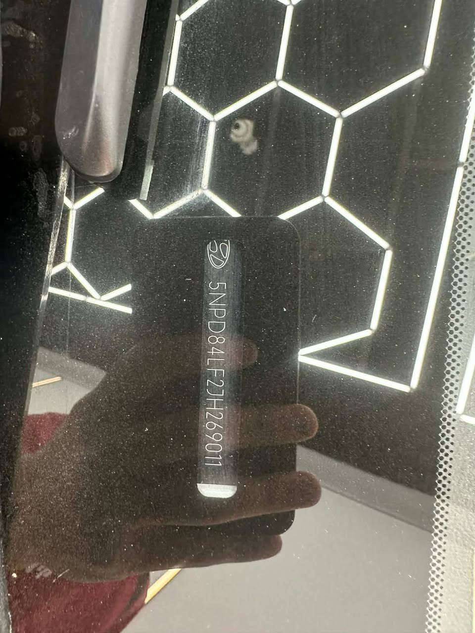 السلام عليكم النترا 2018 رقم اربيل الدولي الجديد
وارد امريكي حادثها فقط باب الصدر وبيها بالعراق طخه بسيطه بخشم الجامرلغ الامامي والسونار مع الصور
سنويه جديده+ رقم جديد+ هزه جديده+ فحص كير + مكينه + صدر كله مكفول السياره ماشيه76 الف ميل
صدرها جديد السياره مال زيرو
السياره بدون نقص متذب عليها الف دينار
المواصفات
شاشه جبيره لمس + ابل كار بلي رادار جوانب + خلفي
اشاير بالمري
نحكم سترين جهات 2 + كروس سرعه حويل + وكاله اني حاضر وبأسمي السياره مكان السياره بغداد : 
السعر 120قفل  الاتصال على الرقم ***********
