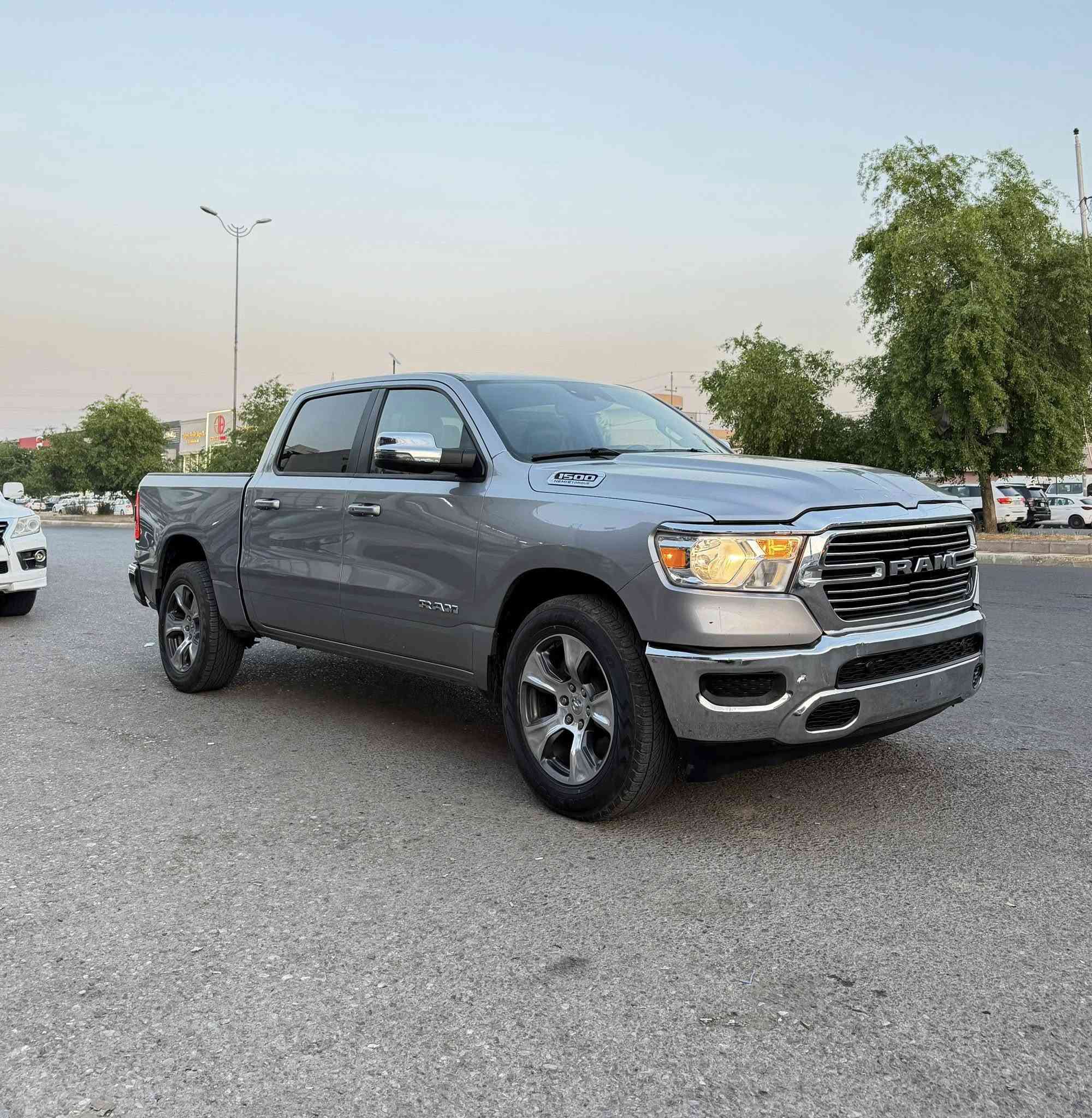 رام  RAM. لارامي
موديل. 2024

محرك. V8. 5.7

بدي قصير باب طويل المرغوب 

تو ويل. 2*4

ماشية. 45 الف

كشنات تدفئفه تبريد 

ضرر فقط ارباك برده بدون صبغ بدون تبديل  

صور الضرر بالمنشور

السعر.330 ورقة 

رقم الشاصي. 1C6RREJT7RN220827

***********

***********

تترقم شمالي. 

العنوان اربيل
