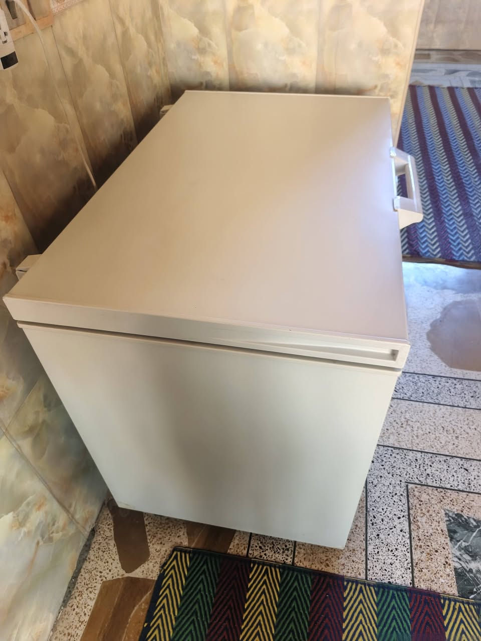 مجمده لل بيع بعدو جديد مستعمل فقط 4 اشهر بسعر مناسب جدا بسعر 300 الف وبيها مجال للطيبين رقم موبايل ***********

