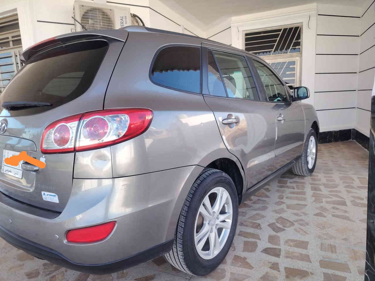 سنتافي امريكي ٥راكب موديل ٢٠١١ محرك ٦ سلندر ٣٦٠٠ مامفتوح شرط رقم انبار مشروع وطني  ضرر جاملغ مبدل بدون داخل شرط  السياره جديده استخدام شخصي  السعر ١٣٠ وبيها مجال شي قليل اعتذر عن بيع القسط
مكان السيارة بيجي *********** او ***********
