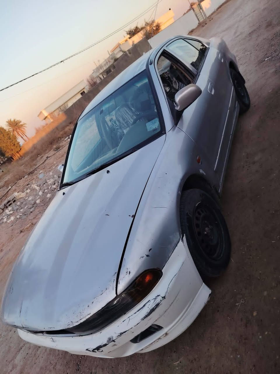 سلام عليكم مسيبوشي كلند موديل 2004. تدفه تبريد جديد كير ومكينه ممتاز صدر مكينه امامي وخلفي ممتاز داخلها جديد رقم دولي.   مكينتها 2000. كير اوت بلادي مكاني بغداد الدوره اتصل عليه ودلل ***********. سعرها ٣٧ مجال قليل
