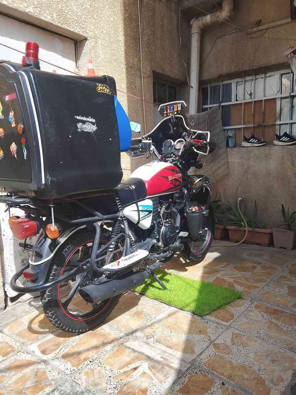 سلام عليكم دراجه دايوان موديل 22 كامله ما بيها  اي نقص درجة مكفوله 5اوراق لا نضوح لا تبخير خيره من الله  السعر هيه وعراضه 1400 بدون غراض 1100 قفل بكاني بغداد حي الجهاد رقمي ***********
