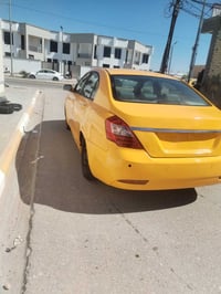 جيلي ام گراند سيارة موديل 14 مكينه وگير وتبريد وحداديه وتخم تاير كهربا...