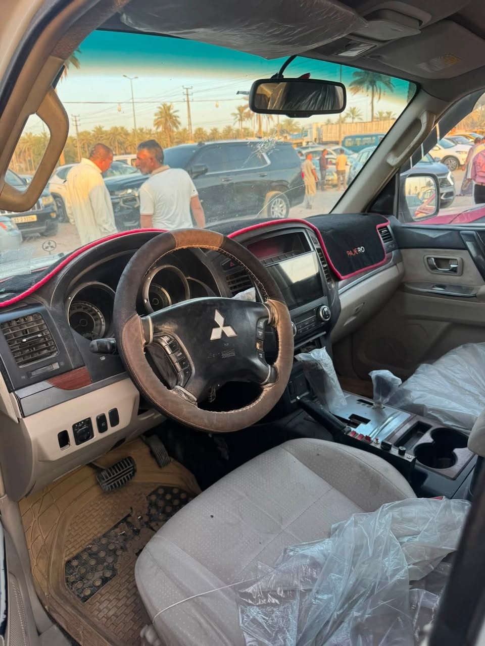 باجيرو للبيع موديل ٨ محرك ٣٠٠٠مكفول كير تبريد بيهه قطعتين رش بدون دواخل مكاني بغداد ابو غريب السعر ٩٥ وبيهه مجال قليل ***********
