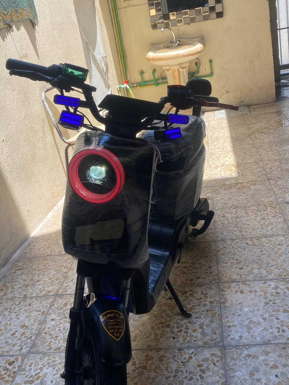 سلام عليكم عندي دراجه شحن R9
جديده ودراجه حلوه وضملك البطاريات جدد 
ملفه جديد دراجه حلوه عله اخر حبايه 
بيه نضامRللخلف لايتات عالي ناصي
اشاير يمنه يسره دبل اشاره حساسات 
بك لايت بس البصمه ضايعه عندي بسس 
رقم الهاتف***********.            سعر 🤑 375
                          بيع مستعجللل 
          مكانيييييي بـــــــغـــــداد مدينه الصدر
