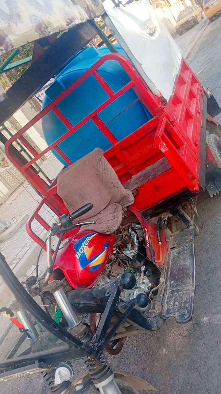 السلام عليكم ستوته للبيع مع تانكي مي ارو مع سماعه كبيره مع محجر كامل مع جاكه اماميه حجم كبير الستوته كامله على اخر حبيه تايرات جدد هورن لايتات عالي وناصي 3 الوان أوراق ضايعه تكفلك حلال وحرام السعر كامله 1وميه وبيه مجال مكاني بغداد فلكه حي النصر شارع التانكي *********** نكره سلف
