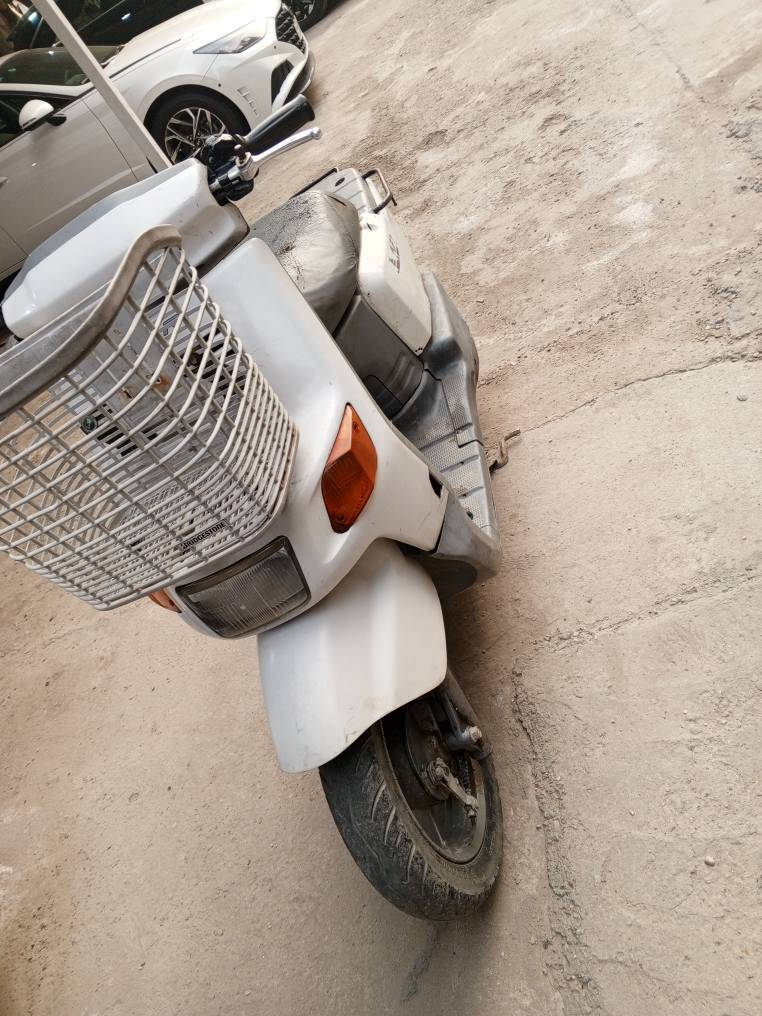 دراجة بيكم سرعة 60 مكينه بلادية سلف وهندر كهربائيات شغاله صالنصة اصلية دراجة جاهزهه السعر 375 وبيه مجال للشراي للاتصال ‏‪***********‬‏ بغداد, العراق
