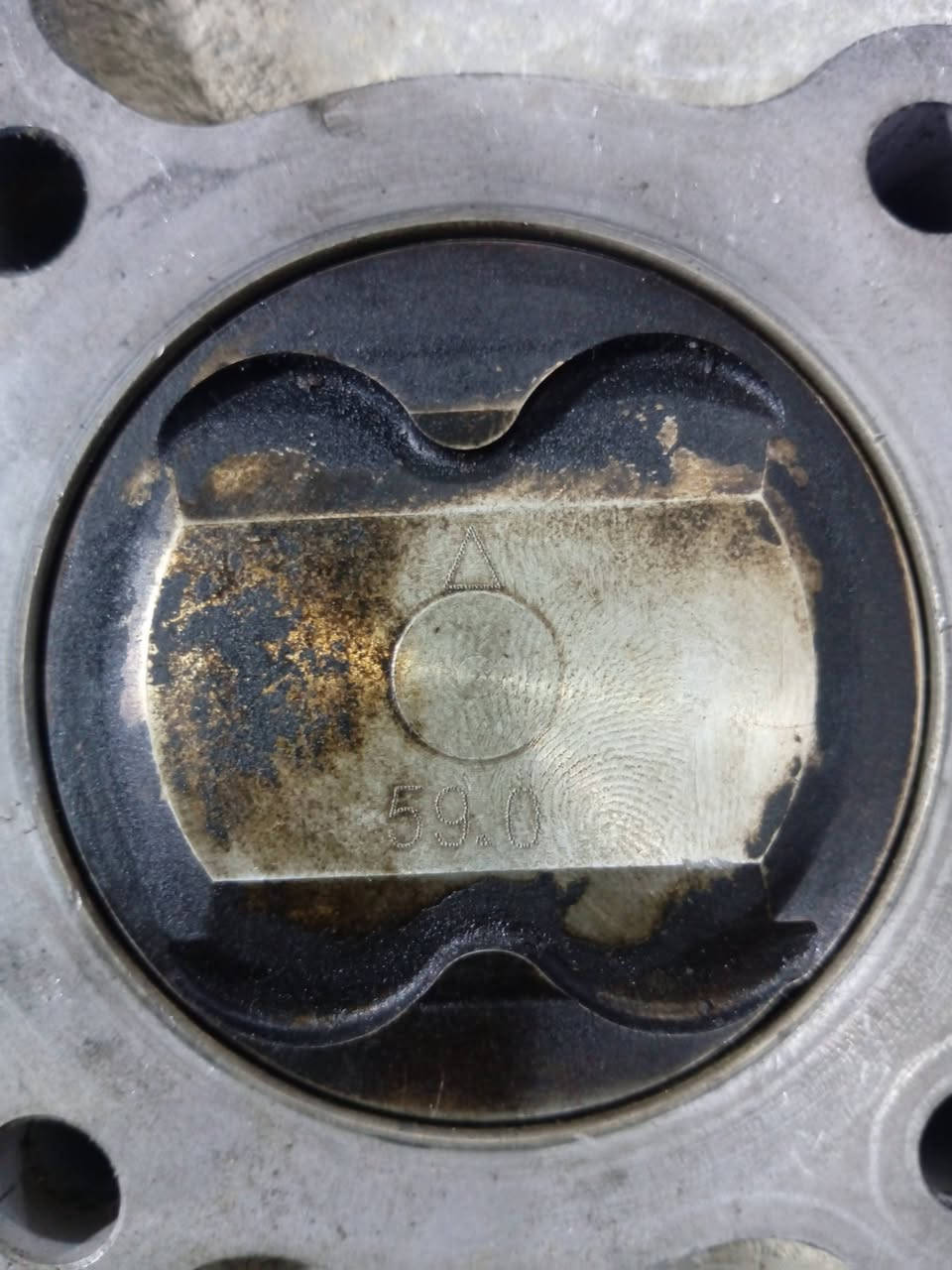 سلام عليكم بوش رياضي وحدة سكنس وثنين ماكس توصيل موجود بكل مكان بوش مال حاوية مكاني  بل الاعظمية بشارع الضباط للاستفسار الاتصال او مراسلة خاص ***********..قياس 55.58.59
