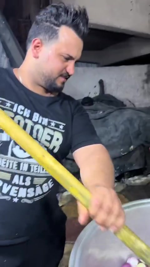 بمناسبة شهر محرم الحرام وتسهيلآ لاصحاب المواكب والمجالس الحسينيه يعلن مطبخ كرار سمكه عن استعداده التأم لتجهيز كافة انواع الطبخ والوجبات (بكميه كبيره وحسب الطلب) للحجز والاستفسار الرقم *********** مكان بغداد
