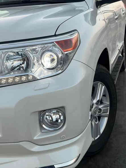 سلام عليكم لاندكروز 2012 ابريمي اصل المرايه القلاب مايحتاج اذكر موصفاته معروفه  فول واحد عل واحد ماكو شي مو شغال مكفوله من ضربه وصبغ سياره بلاديه عل وضع شركه مابيه كل نقص مكاني صويره سعر ٣٥٥ لشراي *********** *********** تصل بيك خير تدلل
