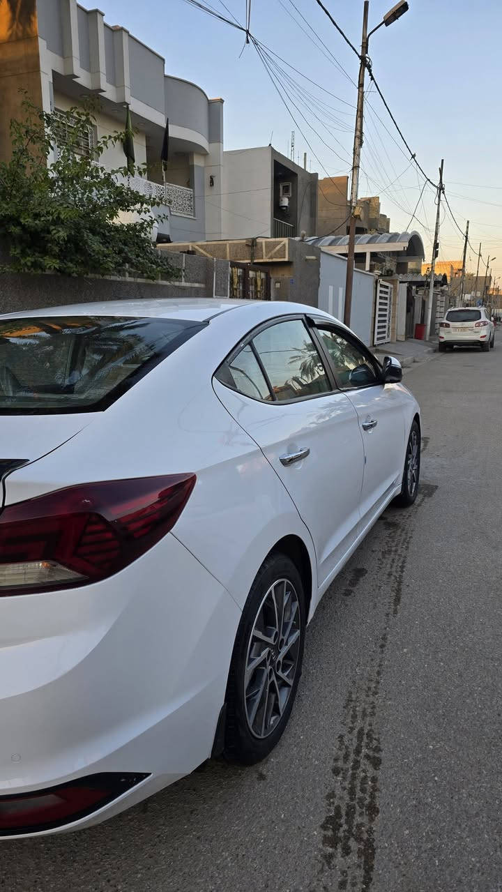 النترا 2020 خليجي
السعر 155ورقة وبيها مجال بسيط
ماشيه 150 الف كيلومتر
مكان السيارة 
بغداد /الكمالية
محرك 2.0 دوش
كير at
بصمة
شاشة
كامرة
مرايات كهربائية 
جنطة ذكية 
حساسات
سلايد روڤ
داخل جلد
وهواي مواصفات بعد
الاضرار
1/تبديل الباب بصف السايق نفس الليبل 
جان مفتوح ونضرب اتأذه بس البرواز والقديم هم موجود 
2/الدعاميات مصبوغات 
3/الجاملغ الايمن بي اصبعين بارد
4/القماره انضربت طلقه تايها بس ما مخترقه
السيارة بأسمي وتحويل مباشر
***********
