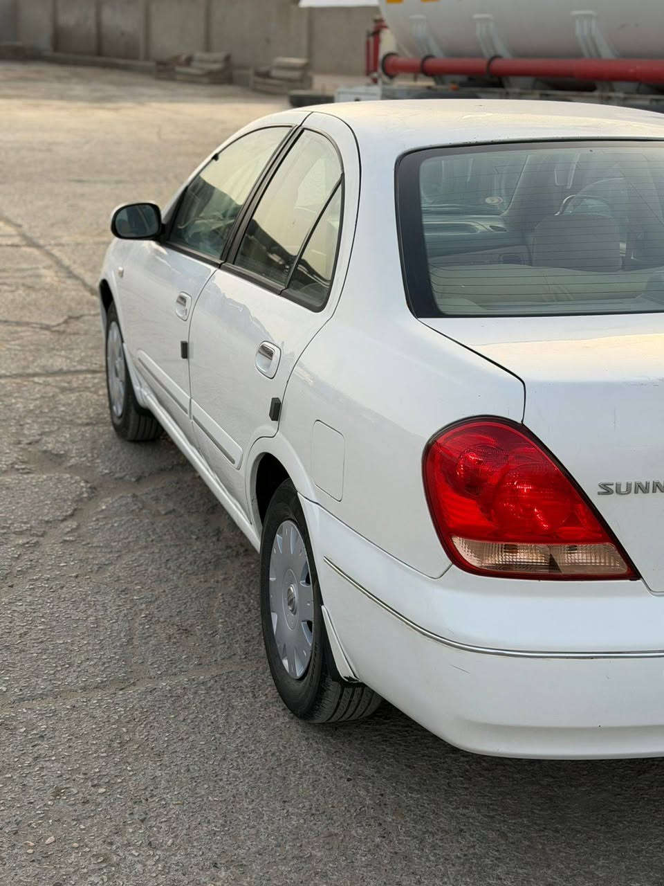 السلام عليكم
نيسان صني 2007 رقم بابل 
بسمي 
مكفوله من الضربه والتبديل 
مكينه ١٨٠٠ قبق اسود 
كير عادي 
تخم تاير جديد
حداديه جديده مسويها من الطول للطول 

تبريد ثلج مسويله ادمه 
كامله عل ايدي 
مكانها حله 
سعرها ٦٥ 
***********
