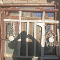 ٤ شباك • باب واحد