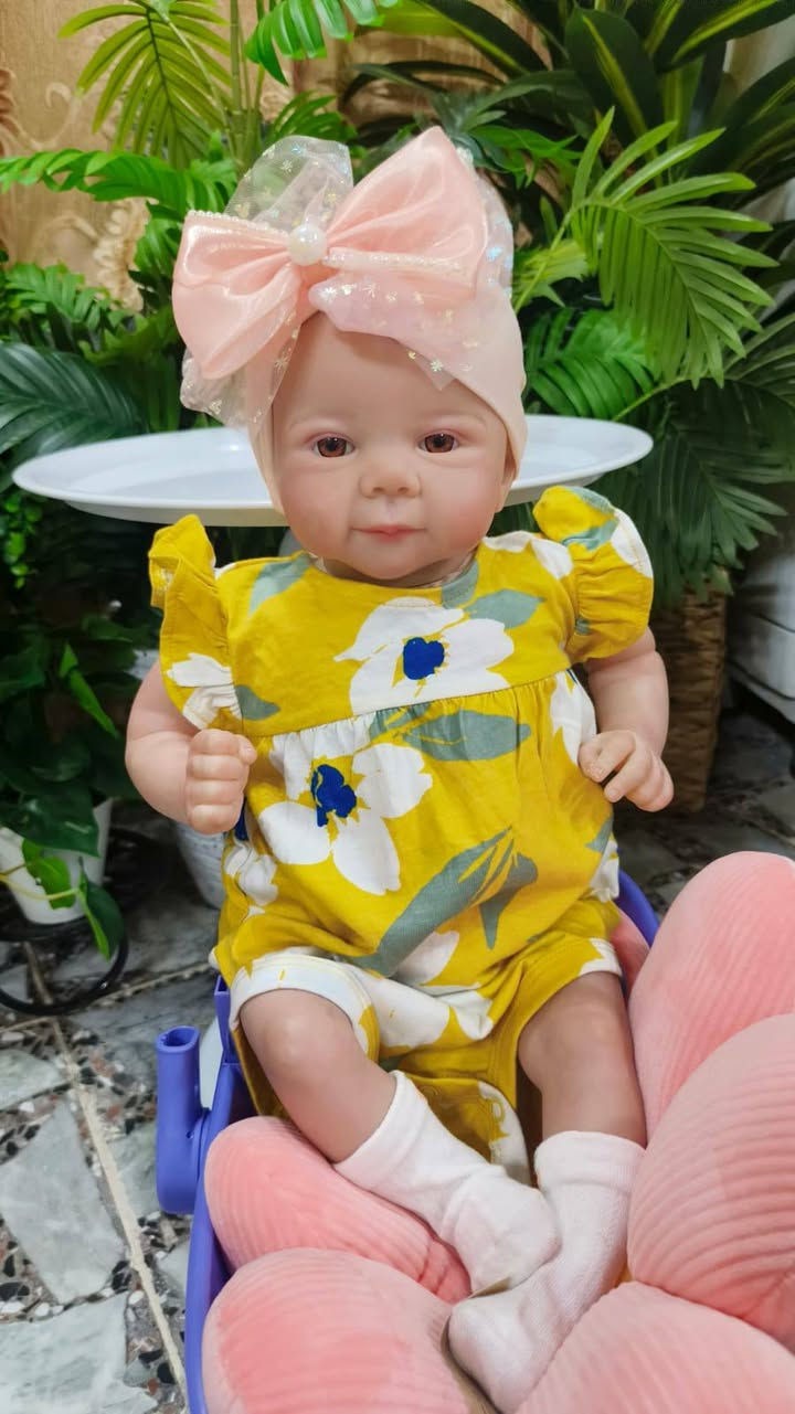 🎀 دمى سيليكون واقعية جداً 🎀
كأنها طفل حقيقي بكل تفاصيله 👶💖
✨ عيون واقعية ✨ شعر ناعم مزروع ✨ تفاصيل بشرة وعروق طبيعية ✨ جودة عالية وملمس واقعي
💝 لا ترددي... اشتريها إلك أو خليها هدية تفرّح بنتج أو حفيدج وتبقى ذكرى حلوة ومميزة.
🌸 تكدرون تحصلوها عد بيج تكتوك لافين بيبي 🌸
📦 التوصيل متوفر إلى جميع محافظات العراق 📩 للحجز والاستفسار راسلونا على الخاص
إشارة الأصدقاء


**إذا كنت صاحب هذا الإعلان وتريد حذفه لأي سبب، رجاءا أرسل رسالة إلى الدعم الفني**