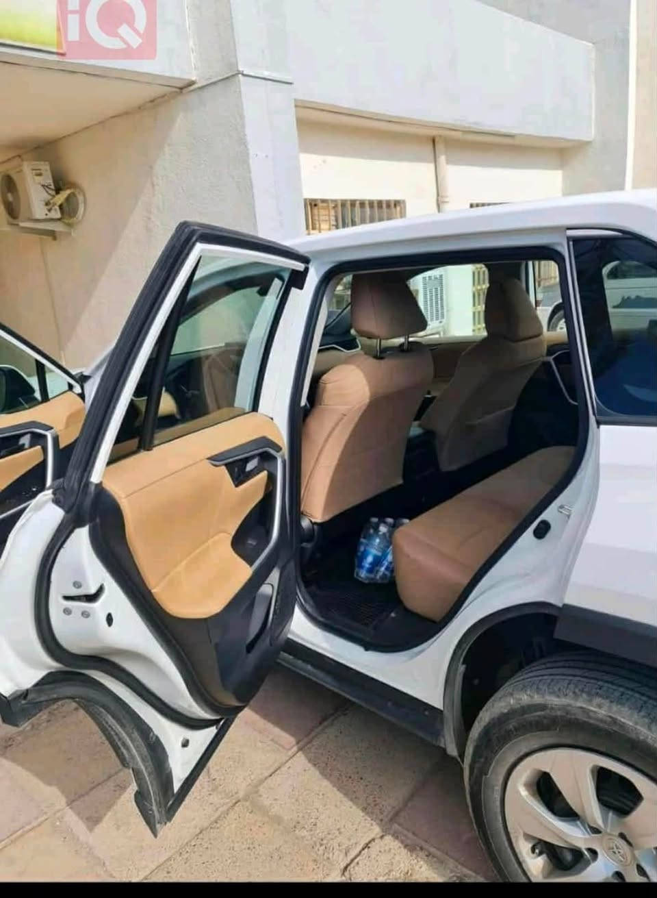 السلام عليكم راف فور محرك 2500 اربعه سلندر  بانزين موديل 2022 ماشيه 40 ميل فقط  وارد امريكي بيها قطعتين صبغ صور الحادث موجوده ويه الصور سعرها 195$ وبيها مجال بسيط ***********
