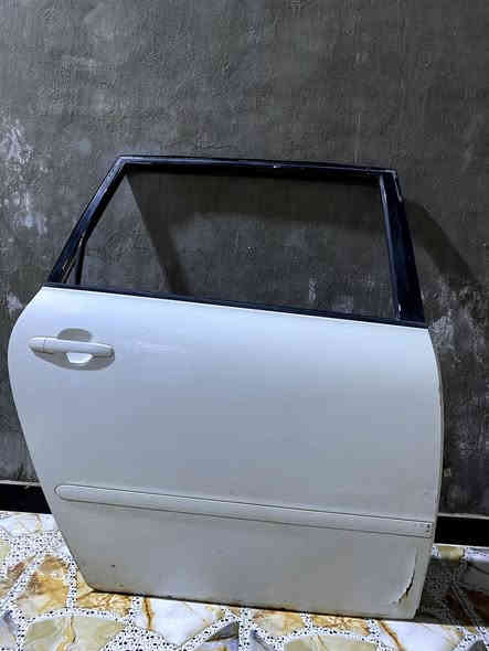 ابواب سياره ابصم باب الصدر والباب الخلفي اليمين اللون ابيض النظافه مثل ما واضح بالصوره السعر ١٤٠ مكاني البصرة / الجنينه رقمي ***********
