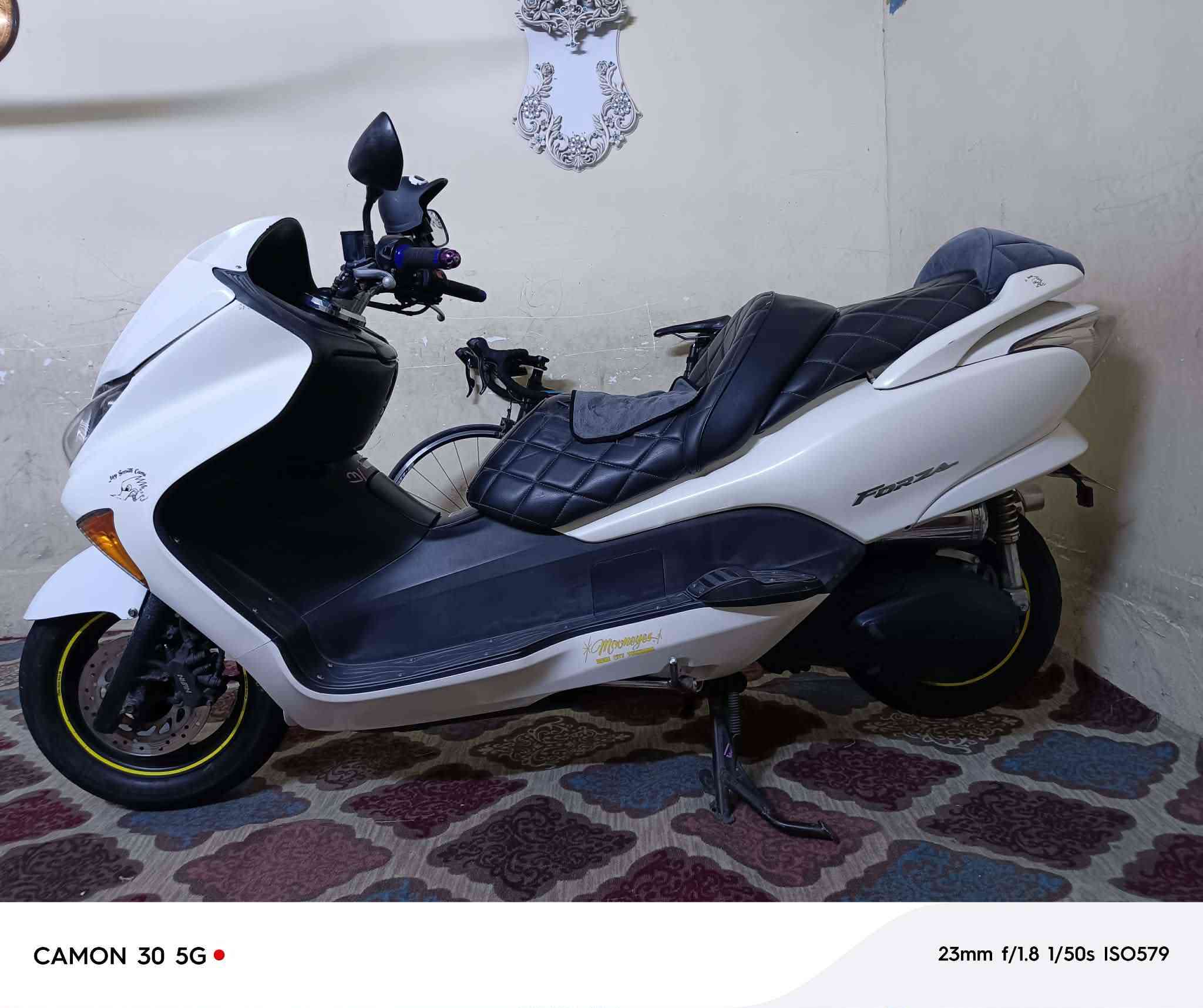 دراجه فورزه صفر 9 صارله 15يوم من طالعه من المعرض دراجه رمبه رمبه رمبه صالنصه رياضي وشوته رياضي حساس شغال 7 كير و4تحويلات دراجه نضيفه ماطالع بيه     سعره من الاخير 11ورقه قفل بدون ماتعامل....✅ مكلف بنشر اتصل او واتساب  ***********
