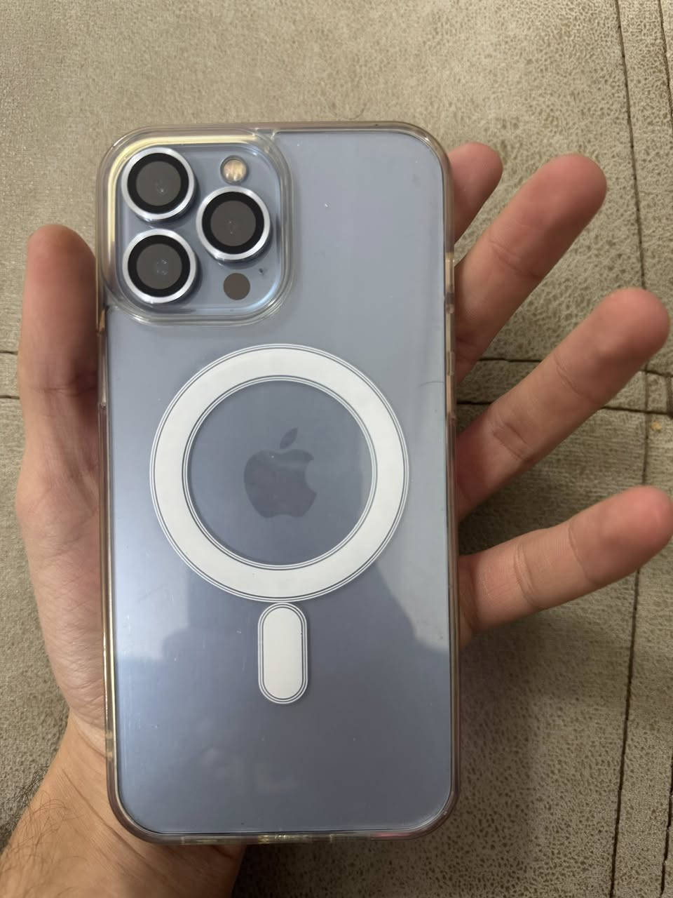 سلام عليكم ايفون 13 برو ماكس ذاكرة 256 بطاريه 84 الجهاز نضيف كلش مبدل شاشه تفصيخ اصليه وصار بي هذا الخط فجأة بدون سبب بس ممأثر عل لمس ولا يكطع  سعره 460 وبي مجال مكاني بغداد للتواصل ***********
