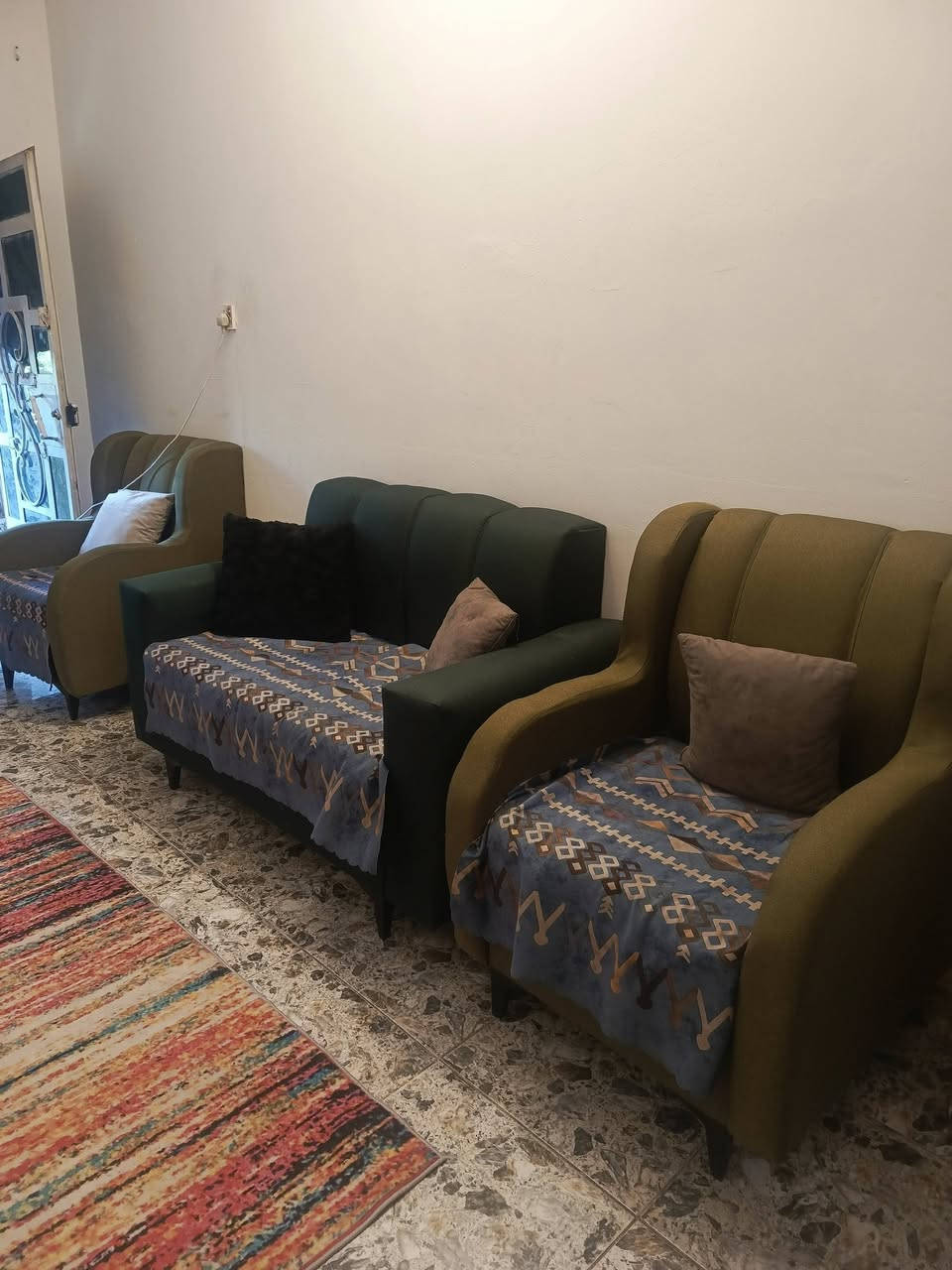 تخم 10مقاعد مقاعد نضيف جدا 400مكانه بغداد ***********
