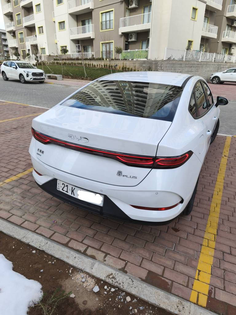 BYD QinPlus 2025

تەنکی گەورە 
٢١٠٠ کم ئەڕوات
ناو زەیتونی
بۆیاخ تەنک
شەحنی خۆی لەگەڵە
١٠ هەزار کم ڕۆشتووە 
بێ بۆیاخ ، تەنها دوو پەلە PDRی بچوکی هەیە بە هەردوو چەمەلخی پێشەوە  
سعری ١٢٦ گەڵا

*********** السليمانية, العراق
