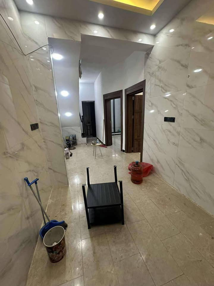 للايجار في السيدية ( الاعتماد الهندسي للعقار حصراً )

#مشتمل 75 م زيرو تجاري او سكني يحتوي على 

3غرف نوم وصالة ومطبخ وخدمات عدد 3،

#الايجار مليون و200 

 

‼️متوفر #عروضات اخرى لم يتم #ذكرها   عمارات 

تجارية وسكنية وشقق تجارية وسكنية ومحلات وعيادات

📊كل ماعليك الاتصال أو المراسلة على الصفحة *ʲᵒⁱⁿ ᵘˢ*

الفرع الاول / الـسـيـديــة الضباط مقابل افران الرباط

 الفرع الثاني /شارع العلوة مقابل مدرسة حلم الغد الاهلية 

الفرع الثالث / عرصات الهندية مجاور فندق بلوم 

***********-***********

‏‎   نكفيك عناء البحث......

‏‎   لتمتلك اليوم عقار الغد. 

‏‎زبائننا الكرام بِكُم نَرتقي ونَتشرف بزيارتِكم ونَفتخر بخِدمتِكم ❤

‏‎‏#Eng
