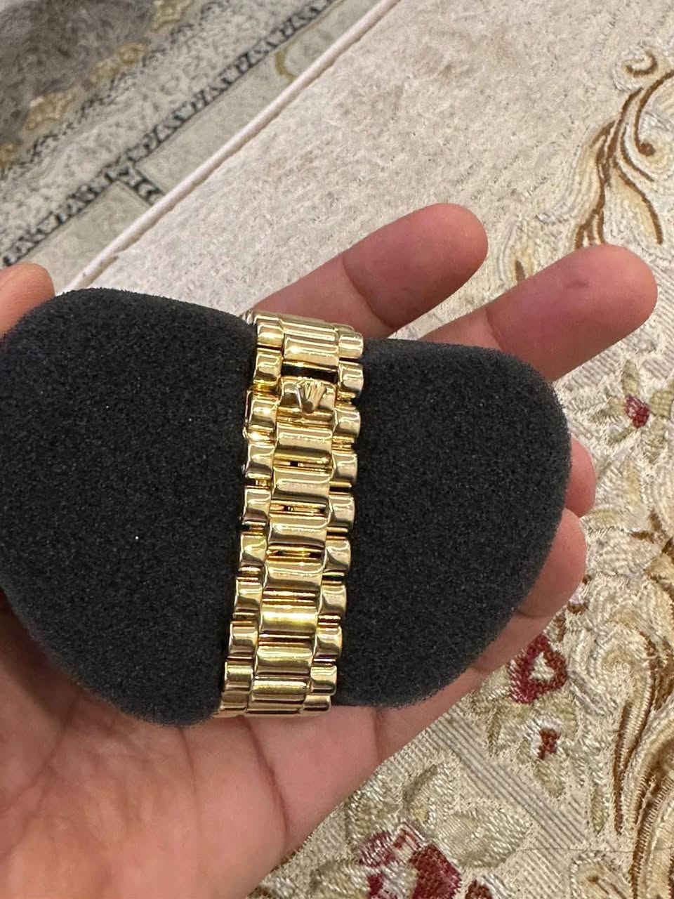 بيع وشراء وتصليح جميع انواع الساعات القديمه والماركات العالميه إشارة إلى الأصدقاء 󱢏


**إذا كنت صاحب هذا الإعلان وتريد حذفه لأي سبب، رجاءا أرسل رسالة إلى الدعم الفني**
