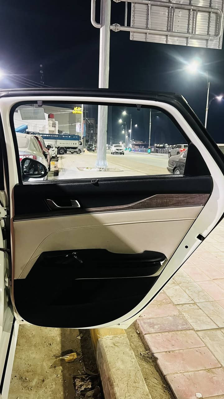 السلام عليكم
K5
موديل 2021خليجي مكفوله السياره بسمي رقمه بغداد مشروع وطني السياره/ بصمه/حساس خلفي امامي جانبي /مكينه 2000دوش/ماشيه 81كم/لمعلومه السياره مال جناي مكاني واسط/قضاء الحي/السعر 200
***********
