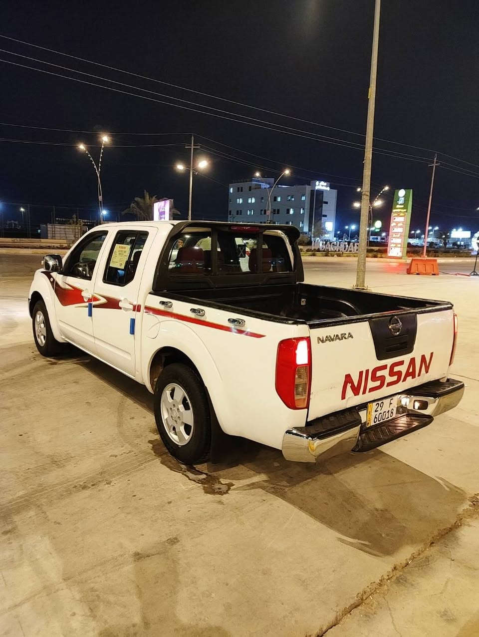 السلام عليكم 
نيفارا 2013 متصل كير عادي رقم واسط باسمي مداور ثاني يوم مكفوله كفاله عامه. هزه جديده سنويه ل30 
مكينه 2700 ، كير مكينه كفاله 
تخم تاير جديد تبريد تدفى كهربائيات كله شغال حداديه امامي خلفي السياره هاون جاهزه من كلشي السياره احلى من الصور بهوايه وبلخير علي الي يأخذها  السعر 128 
*********** دهل اوران, واسط
