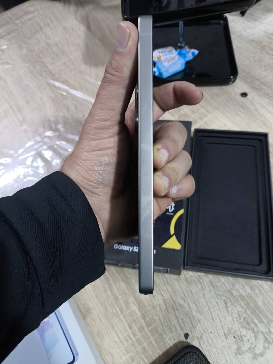 Galaxy  s25 ultra 
 نرخى 1.125.000  
زاكيره 256 رامى 12
 خاوينى 100% 
كامل ئه شيا   
 بي عه يب  و نه كراوه به زه مان 2رؤژ
گه ياندن هه يه 
شوين كركوك 
***********
***********
------------------------------------------------------------------------------------
سعره  1.125.000  الف 
ذاكره 256  رام 12
 نظافه 100% 
 غراضه كامل 
  مابيه عيب خطين  و مامفتوح  بضمان يومين الفحص
متوفر توصيل
مكاني كركوك
***********
***********
