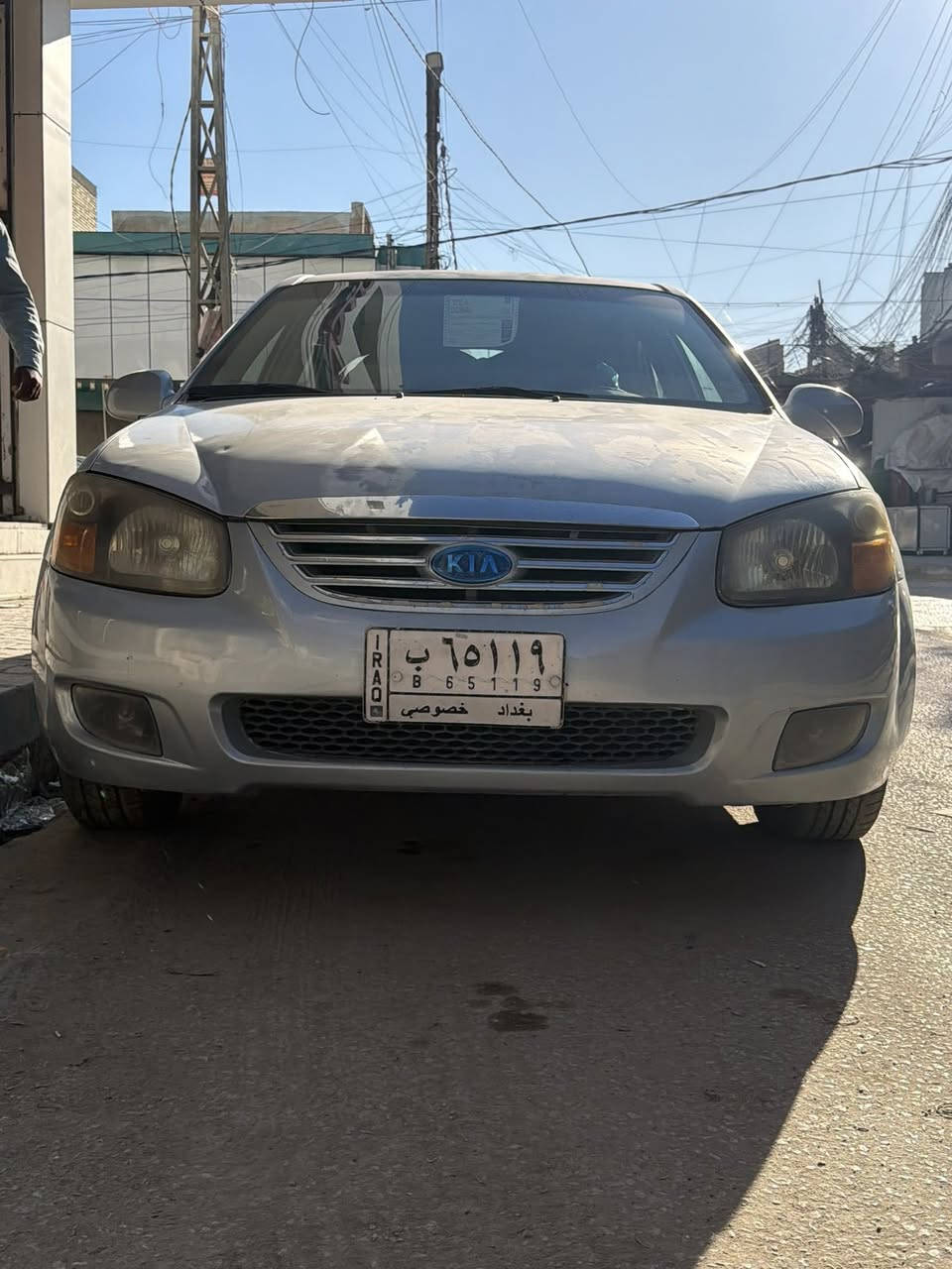 السلام عليكم
كيا سبكترا موديل 2007 رقم بغداد محرك 2000 بيها اربع قطع صبغ مكان السياره بالحله السعر 83 وبيها مجال 
***********
