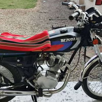 دراجة نارية • بدون أوراق