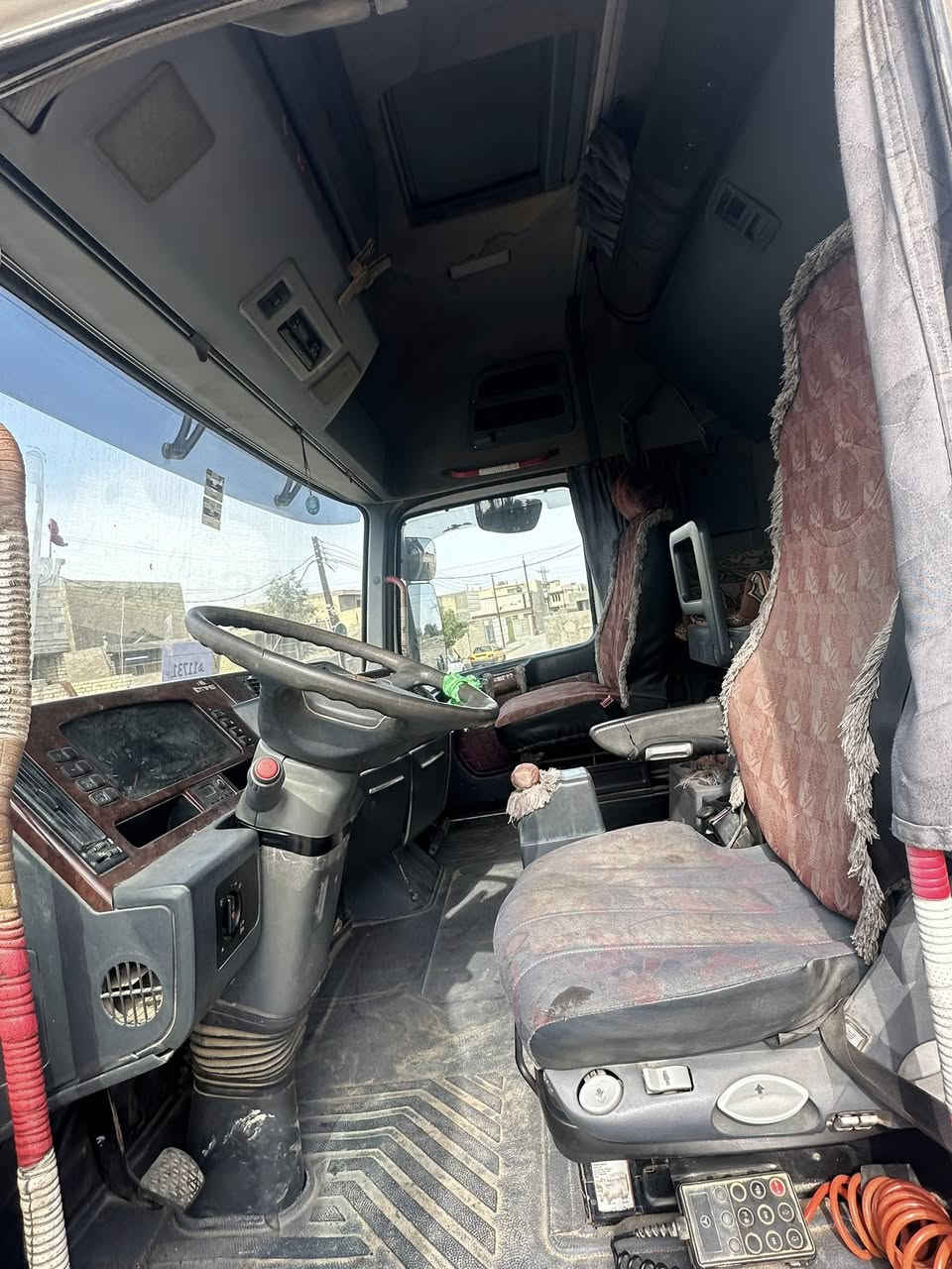 سلام عليكم اكتروس لل بيع موديل 2001 فول مواصفات سيارة كفالة الشاصي كفالة الكير محرك كفالة رقم بغداد باسمي السيارة ما مشتغلة ب عراق عليها عربانة 4 محاور مربوطة وكاملة الرأس تخم تاير ابد ما مشتغل بيه العربانة تايراتها نص عمر السيارة جدييدة وخير من الله رقم بغداد 3 لوحات و تحويل مباشر 
لل اتصال 
***********
