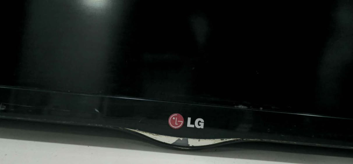 شاشة LG  صناعة كورية اصلية الجيل الاول حجم 32  بدون نت  الشاشة غنية عن التعريف شغالة 100%  مابيهة اي خلل السعر 90 الف بيهة مجال العنوان بغداد _ مدينة الصدر ( حي السفير ) 
رقم الهاتف : *********** بغداد, العراق
