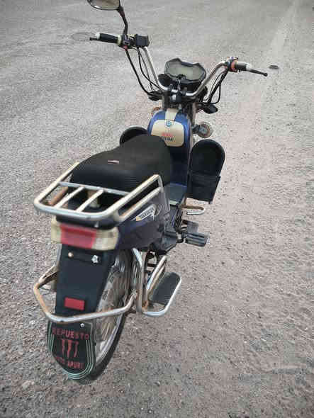 موطور شحن هارلي 
بطارياته بدلتهن قبل ٨اشهر 
السعر ٤٠٠وبي مجال/ استفسار 
الرقم *********** اتصال واتساب
