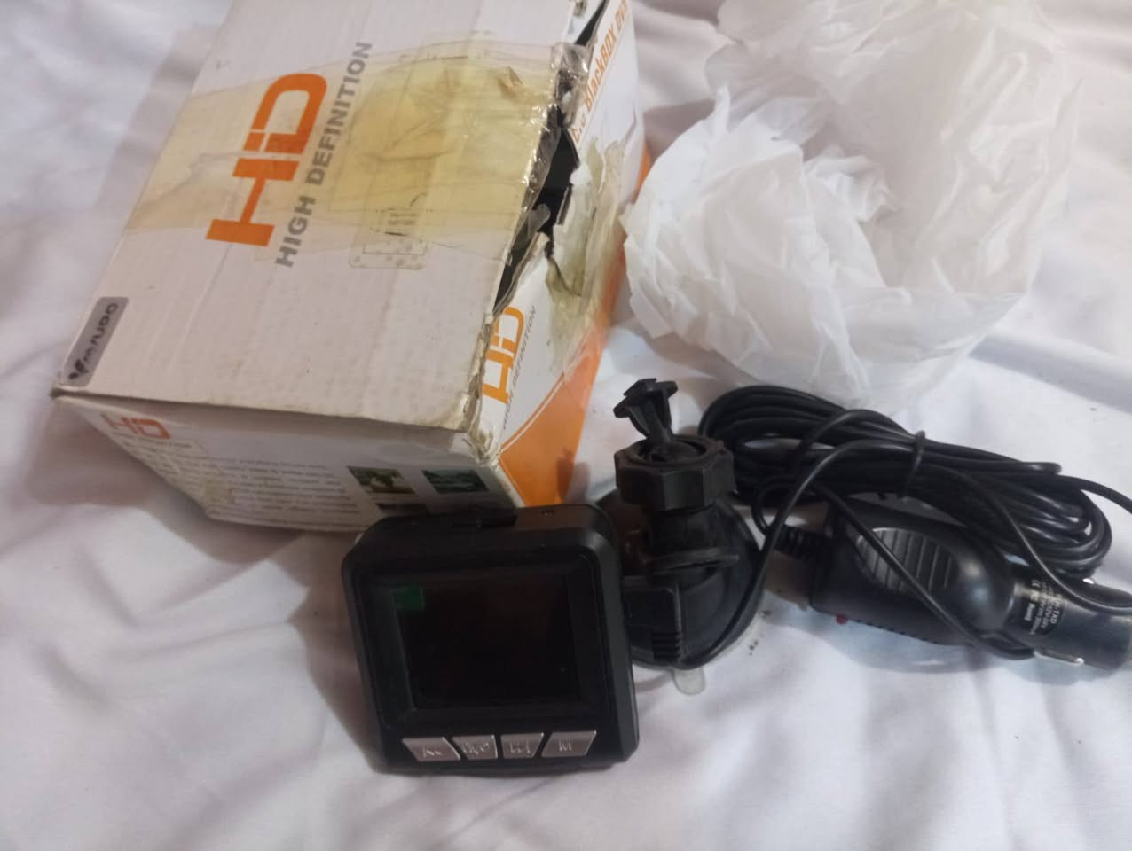 📷 كاميرا سيارات داش كام (Dash Cam) متكاملة 📷
احمِ سيارتك وثق رحلاتك مع كاميرا تسجيل الفيديو المخصصة للسيارات (BlackBox DVR)، متوفرة مع الكرتون الخاص بها وملحقات التوصيل كما يظهر في الصورة 1000489980.jpg.
🔍 المواصفات باختصار:
دقة التصوير: عالية الوضوح Full HD 1080P لتسجيل أدق التفاصيل.
النوع: كاميرا صلبة ومدمجة خفيفة الوزن تثبت على الزجاج الأمامي.
التوصيل: تأتي مع كابل الطاقة والتوصيل المباشر.
💰 السعر: 10 آلاف دينار عراقي فقط.
📍 الموقع: الحلة.
🚗 التوصيل: متوفر خدمة توصيل.
📞 للحجز أو الاستفسار: يرجى مراسلة الصفحة أو الاتصال على الرقم: ***********.
#كاميرات_سيارات #داش_كام #الحلة #بابل #اكسسوارات_سيارات #داش_كام_العراق

