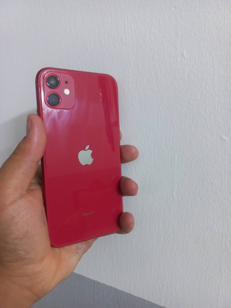 ايفوان 11عادي جهاز جديد ذاكره64 جهاز شخط مابيه
مبدل شاشه 3خيارات فيس ايدي واكف 
وبطاريه 100.   بيه كسر مثل انقطه بلا ظهر 
سيمكارت شغال وايفاي شغال كامرات حيل حلوه تصويره دمعه 
السعر 155 الف وبيه مجال ***********
