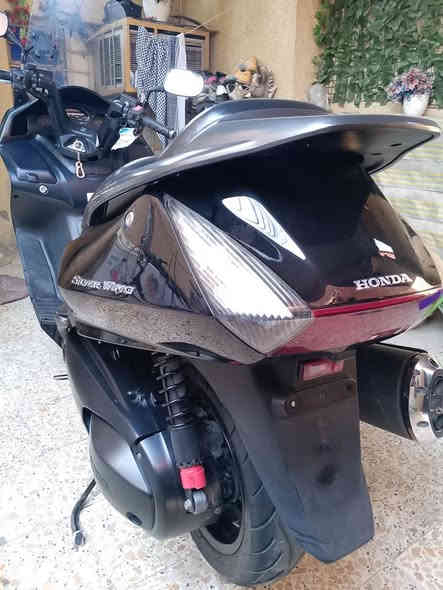 سلام عليكم دراجه سلفر ونج مكينه 400مكفوله من تبديل قطع من صبغ من ضربه دراجه اوفر شغال  كهربائيات مكينه كفاله عامه سعر 23بيه مجال قليل جدا 
***********شراي تصال
