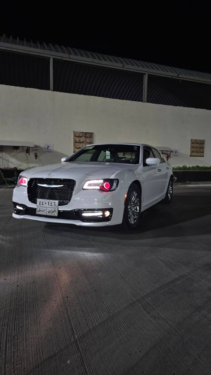 السلام عليكم
كرايسلر S300 موديل 2016  وارد امريكي بيها جاملغ وبنيد ولغد مبدل
وشويه بارد بجاملغ الخلفي سياره S فول مواصفات معروفه مواصفاتها بس بانوراما مابيها دمام بصندوك كشن حضن كشن كهربائي تدفئه ويل مكسيكي 18 وتخم تاير ليوم شادهن مكينه 3.6 مكينه وكير وحداده بلكارتون سياره جديده وحلوه لايت عدسه زرع عين حمره شرط نهار رقم اربيل سنويه منتهيه 
مكان السياره البصرة 
السعر 145 قفل بيها فقط حق جيه
***********
***********
