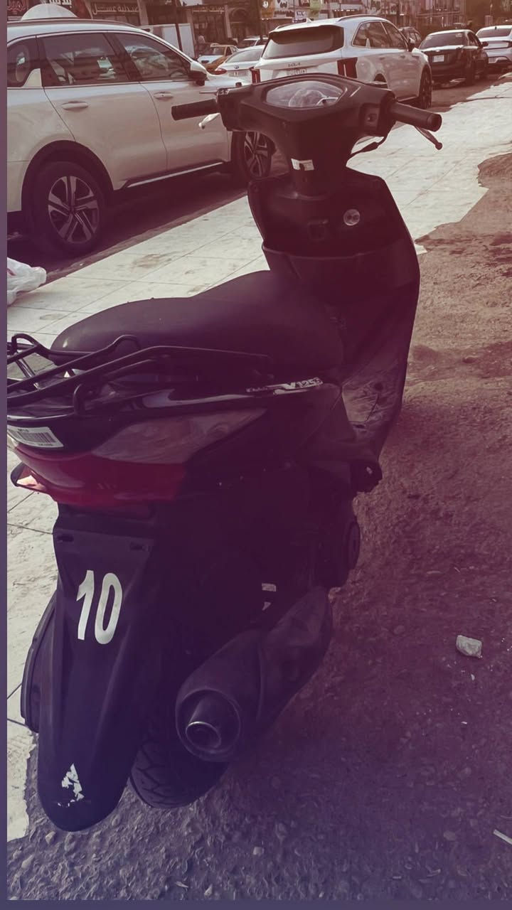 سلام عليكم دراجة ادرس ياباني للبيع  مفتوحة مرة وحدة مكينة ناعمة سلف هندر اشاير هورن ستان صفح ستان عالي قفل ستيرن دراجة كاملة كل نقص مابيهة تايرات جدد شلعة معدل بس الدشبول واكف  مكان كوت هورة السعر750 وبيهة مجال بسيط


**إذا كنت صاحب هذا الإعلان وتريد حذفه لأي سبب، رجاءا أرسل رسالة إلى الدعم الفني**