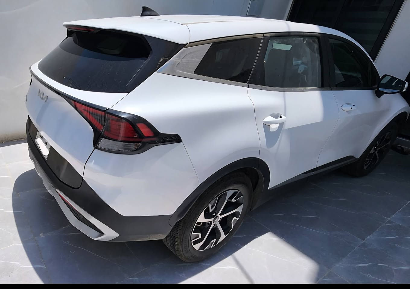 ام عليكم... سبورتج موديل( ٢٤ ) لون ابيض السياره فول ماعدا الفتحه رقم بغداد بأسمي رقم انكليزي مكان السياره بغداد الدوره سياره جديده ماشيه (٢٠ الف ميل) كلين بدون حادث مواصفات السياره
تشغيل عن بعد .... دخول ذكي ....بصمات عدد ٢ .....توقف ذاتي.... تحديد مسار.... شحن بالكشنات وشحن لاسلكي.... رادارات جانبيه....الكشنات جلد ....داخل السياره اسود....اشاير بالمري....لايتات زنون...الكشنات تدفئه.... الكشنات كهرباء...تصعيد الجام ونزولها عن طريق الريموت....مانع انزلاق....كروس سرعه...كامره دواره....تحكمات استيرين...بلوتوث...نقطه عمياء...هندبريك بصمه...رساله ترحيب باليدات..ماسحات اوتو....وبعد بيها مواصفات...السعر ٢٢٠ وبيها مجال 
ملاحظه صور الحادث ورقم الشاصي متوفر داخل المنشور
للاستفسار ***********
***********
