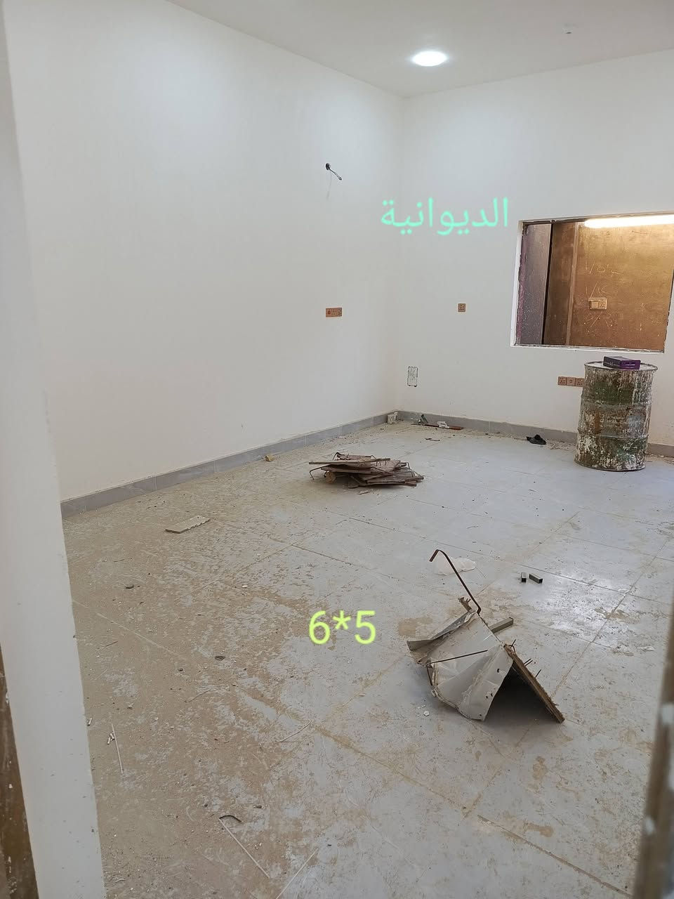 السلام عليكم.....
منزل مساحة 200 متر غرفتين نوم مطبخ حار وبارد وحمامين واحد داخلي واحد خارجي ومسرح وحديقة وديوانية... بناء شخصي 
طابق الثاني ثلاث غرف نوم وصالة ومطبخ حار وحمام الطابق الثاني غير ملبوخ فقط ماء ومجاري 
موقعة البصرة شط العرب الجزيرة باب الهوى قرب مطعم ريزو هوم 
للتواصل ***********
السعر 150 مليون وبي مجال 
بناء جديد
