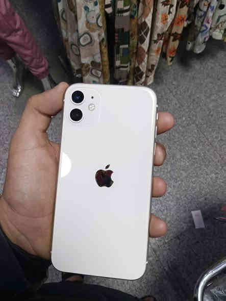 ايفون 11 ذاكره 128 فيس إيدي شغال بطاريه 79كله بلاد ولوك مبدل شاشه اصليه من ابل
سعر 200 ألف وبيها مجال بسيط 

***********
