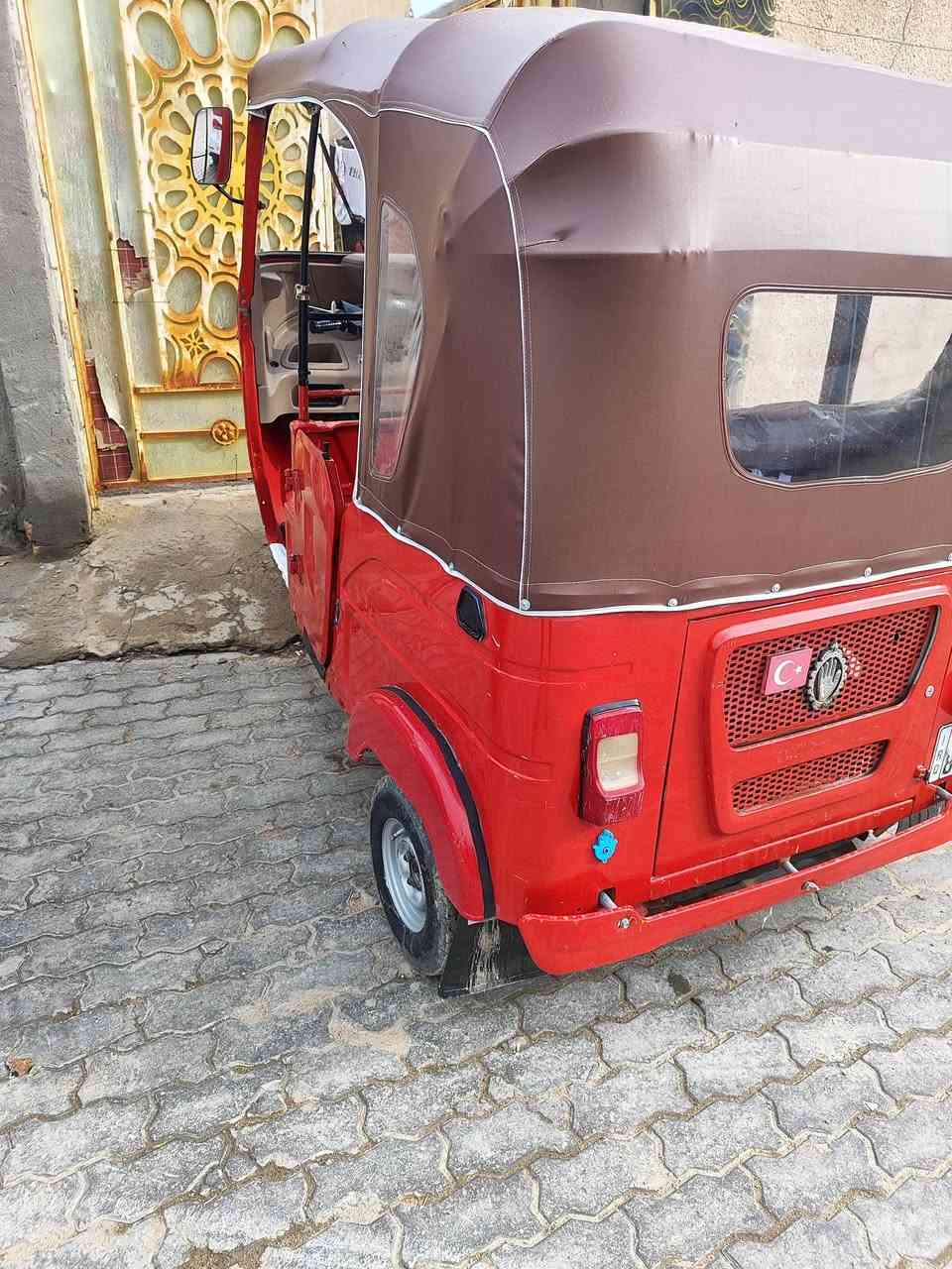 تكتك للبيع 22رقم وسنويه البدي مكفول من صبغ ومعجون المكينة مفتوحه ولفات سعر 8وبيهه مجال مكان بصره ***********
