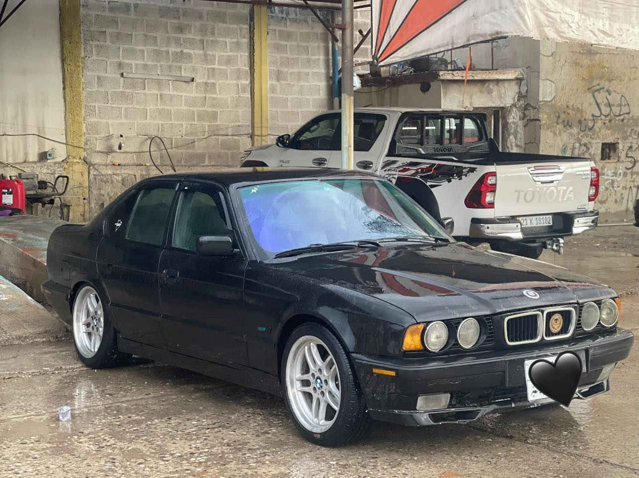 بیئێم 525 ڕەقەم سلێمانی بۆفڕۆشتن سەیارەکە تۆماتیکە کوشن جلدە کوشن هیتەرە چوار جام کارەبا فوول مواسەفاتە بەس سڵاید نیە دەعمووو لێدروا و تەقەو ڕەقەو گێڕ و مەکینە و کارەبای  و داروو بەردی بەشەرت ئێمپیفایەریشی بۆ دانراوە یەک دینار مەسرەفی نیە لەڕەسمەکان جوانترە سەیارەکە لەسەرساخی کامل بۆیاخە چوار تایەوو ویلی لۆکی لەژێرایە  کامل مەسرەف کراوە بۆ مەسرەف مەگەڕێ شفتەی مەعرەز نیە شوێن دەربەندیخان  *********** ئەدمین❤️🇩🇪🧿
