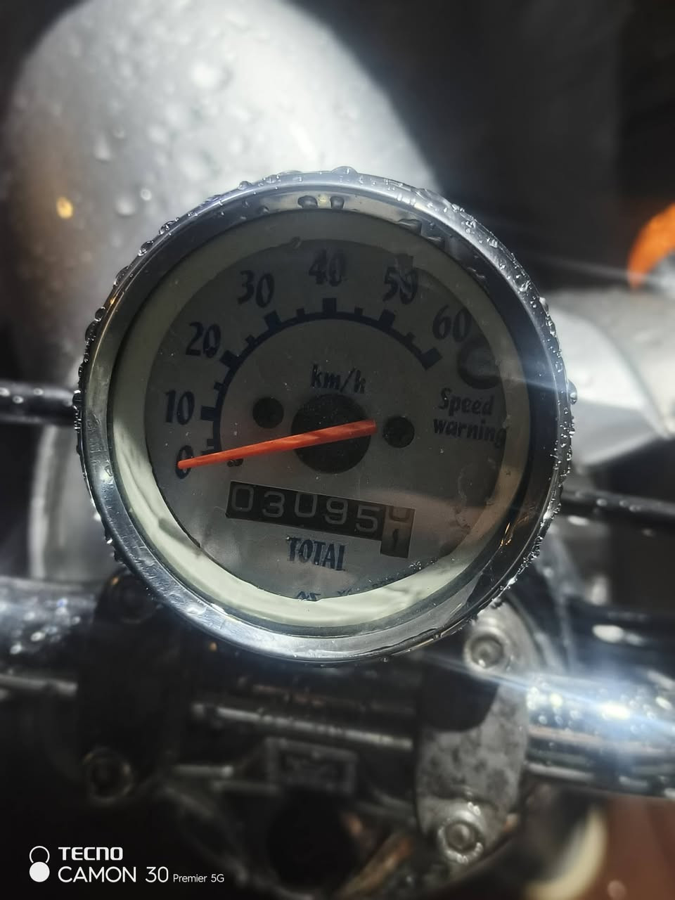 سلام عليكم اخوان دراجه عبدل حليم رنبه اخو صفر دراجه صارل شهرين نازل اي عيب مبيه ماشي3000فولل كهربائيات يشتغل هورنه اشارات دبلات خلفيه امامي مكينه كبس مامفتوح شاصي بشرط مابي اي لحيم سعر 725بيه مجال بصيط اذا شراي تعال خاص اذا مو شراي لاتكسر بسعر خابرني على هاذ رقم ***********
