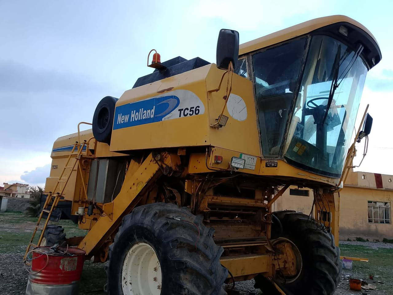 اسلام عليكم
الحاصده نيوهولند خمسة بلم طبله 17 
موديل 99
رقم واسط 
معمر معمل جديد
العنوان صلاح الدين الشرقاط 
للإستفسار على 
***********
***********
