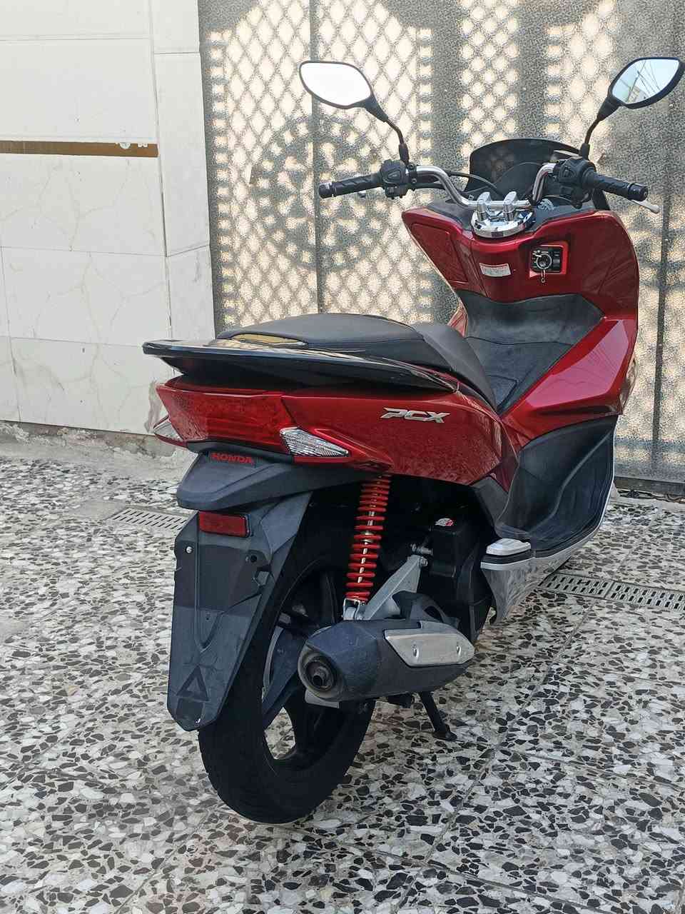 سلام عليكم بي سي إكس جيل الثاني
وارد ياباني جي إف دراجه بحالت الوكالة فول نضافه
خمسينيه دبل خلفي أحمر فج احمر ماشيه 40الف 
حساس زدحام ستان حساس درجه خير من الله 
سكن بغداد حي النصر   ***********
