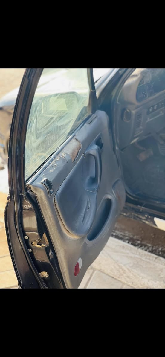 السلام عليكم 
للبيع دايو برنس 
اوتو 
فحص صلاح الدين
شرط محرك لاينقص ولايبخر
تخم تايرات جديد صدر نضيف خلفي امامي كشرها كدام عينك سياره بدون خياس 
الاستفسار 

***********
