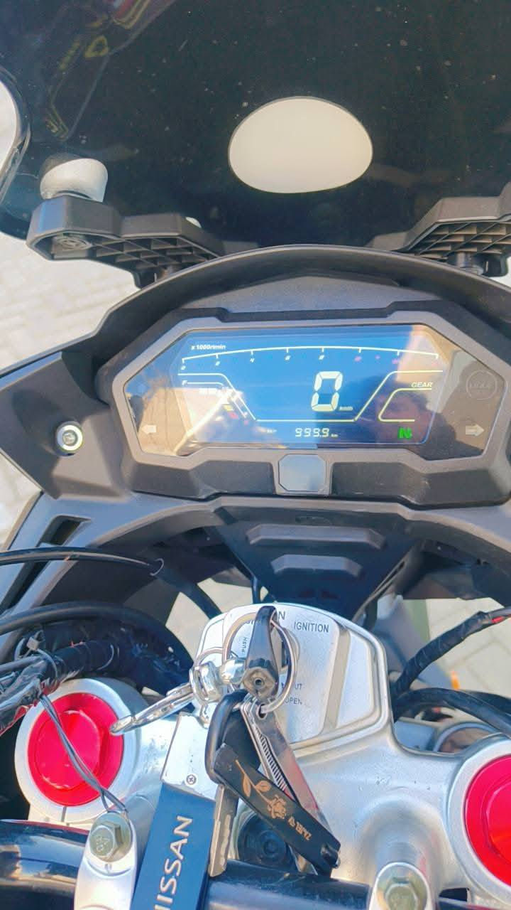 السلام عليكم دراجة دافنجر مرقم مكينة ss300 مديل2025 ماشية 10 الاف السعر 3250 (***********
